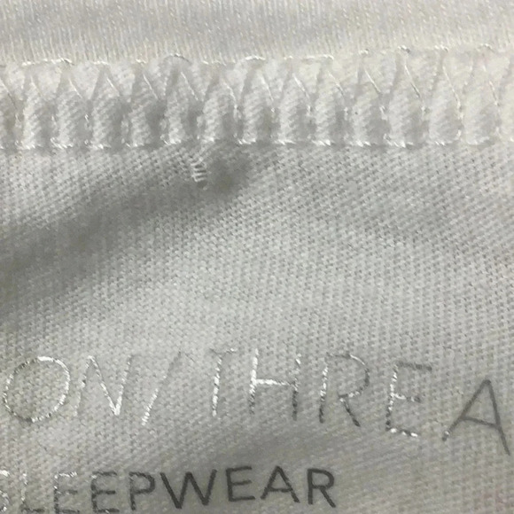 Grayson Thread Size Medium Sleepwear Skeleton Tee. Preloved - Picture 4 of 5